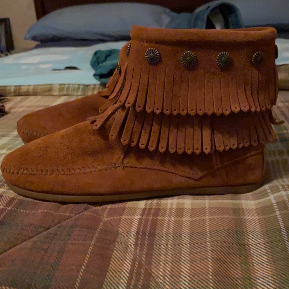 Minnetonka Women’s Moccasins NWOT size 8